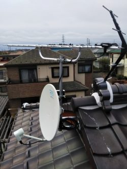 八木式アンテナとBS/CSアンテナを取り付けたところ