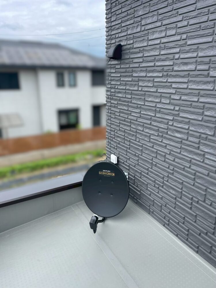 2026/7/24　岐阜県岐阜市　デザインアンテナと4K8K対応BSCSアンテナ設置工事